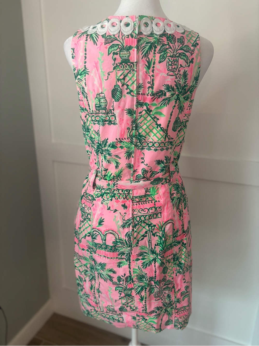 Lilly Pulitzer Guliana Stretch Dress size 2 in excellent condition. - Picture 5 of 7